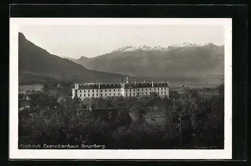 AK Feldkirch, Exerzitienhaus vor Bergkette aus der Vogelschau