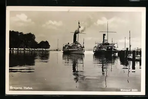 AK Bregenz am Bodensee, Zwei Bodensee-Dampfer am Hafen