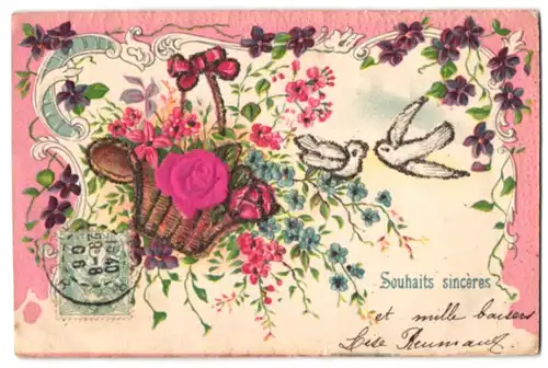 Stoff-Präge-AK Zwei Tauben mit einem Blumenkorb, Rose aus echtem Stoff