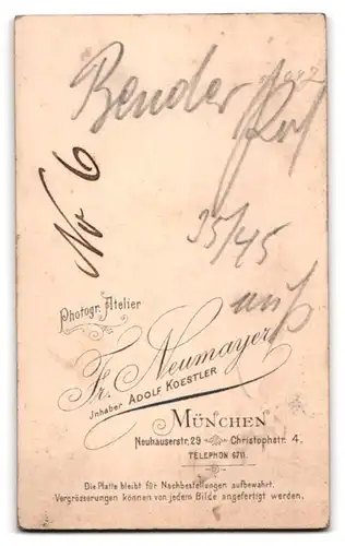 Fotografie Franz Neumayer, München, Neuhauserstr. 29, Dame im Kleid mit Puffärmeln