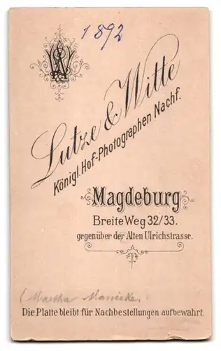 Fotografie Lutze & Witte, Magdeburg, Breite Weg 32 /38, Bürgerliche junge Dame mit Puffärmeln