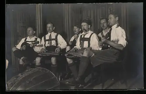 AK Zither spielende Musikanten in Tracht