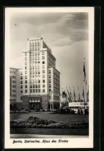 AK Berlin, Stalinallee, Haus des Kindes