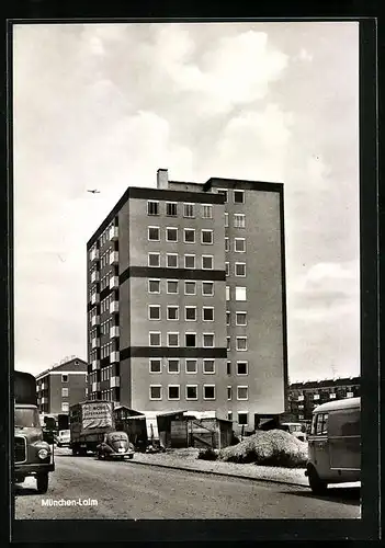 AK München-Laim, Blick auf ein Wohnhaus, Strassenpartie