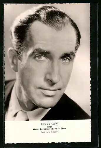 AK Musiker Bruce Low in schwarzweiss fotografiert