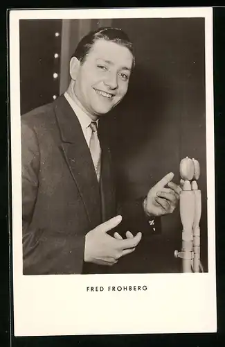 AK Musiker Fred Frohberg mit charmantem Lächeln