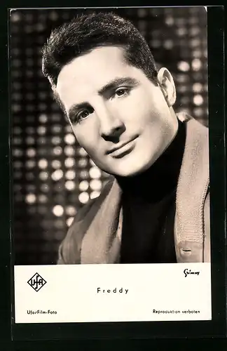 AK Musiker Freddy Quinn in schwarzweiss fotografiert