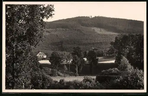 Fotografie Brück & Sohn Meissen, Ansicht Bautzen, Partie im Ort mit Blick zum Mönchswalder Berg