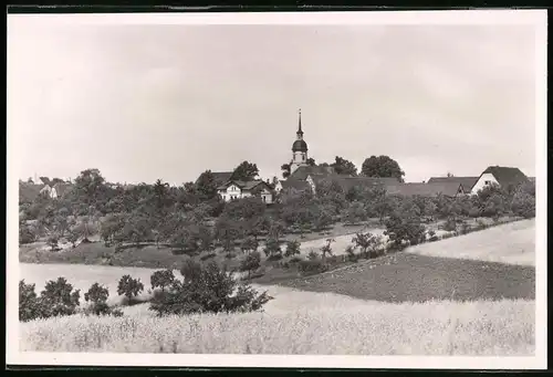 Fotografie Brück & Sohn Meissen, Ansicht Gröbern b. Meissen, Ortansicht mit der Kirche