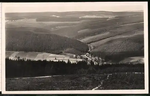 Fotografie Brück & Sohn Meissen, Ansicht Wildenthal i. Erzg., Blick auf den Ort vom Auersberg aus gesehen