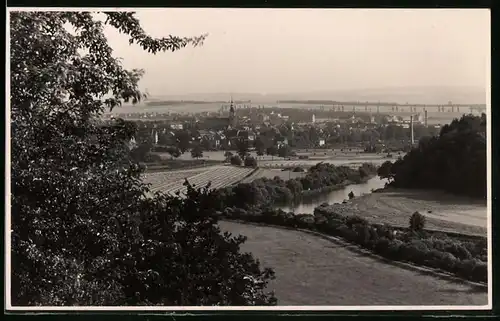 Fotografie Brück & Sohn Meissen, Ansicht Frankenberg i. Sa., Blick auf die Stadt um zum Fussballplatz