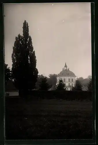 Fotografie Brück & Sohn Meissen, Ansicht Moritzburg, Blick auf das Fasanenschlösschen des Jagdschlosses