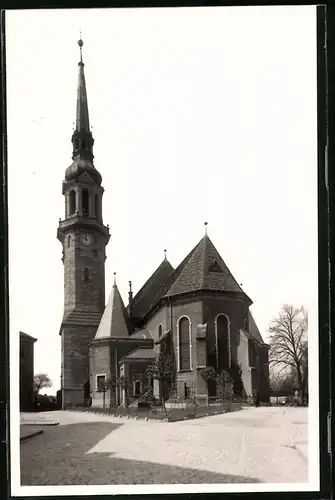 Fotografie Brück & Sohn Meissen, Ansicht Radeberg, Stgrassenpartie an der Kirche