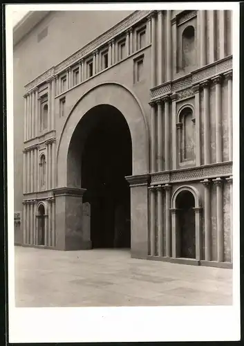 Fotografie Brück & Sohn Meissen, Ansicht Berlin, Hoffassade eines Tempels im Staatlichen Museum