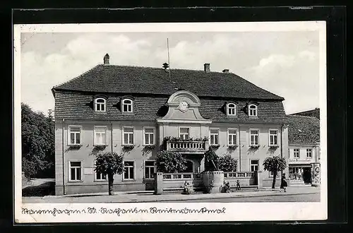 AK Stavenhagen i. M., Rathaus mit Denkmal