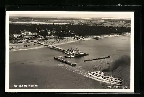 AK Heringsdorf, Fliegeraufnahme Strandpromenade mit Dampfer