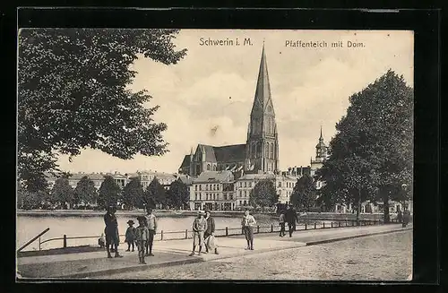 AK Schwerin i. M., Pfaffenteich mit Dom