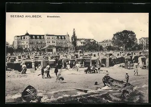 AK Ahlbeck, Strandleben mit Blick auf Häuser