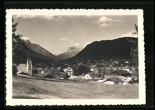 AK Seefeld, Ortsansicht mit Karwendelgebirge