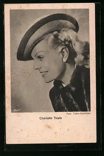 AK Schauspielerin Charlotte Thiele im Seitenprofil mit Hut