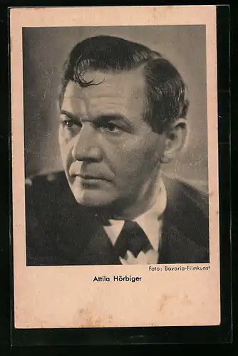 AK Schauspieler Attila Hörbiger mit gegelten Haaren und dem Blick zur Seite