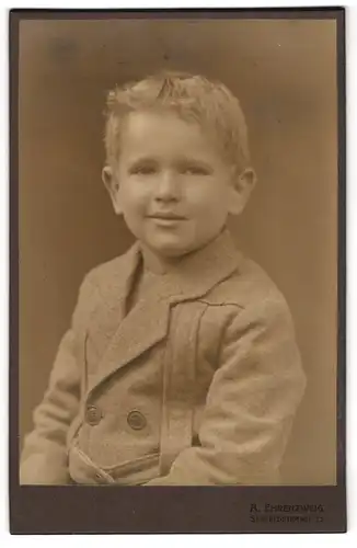 Fotografie A. Ehrenzweig, Ort unbekannt, Seefeldstrasse 72, Hübscher Junge in modischer Kleidung