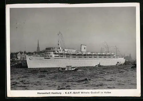 AK Hamburg, KdF-Passagierschiff Wilhelm Gustloff im Hafen der Hansestadt