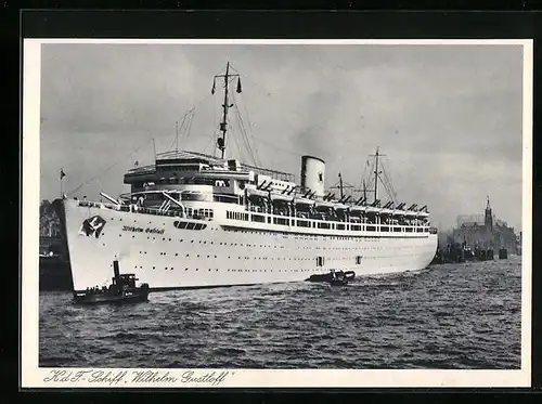 AK KdF-Passagierschiff Wilhelm Gustloff im Hafen anliegend