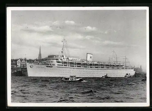 AK KdF-Passagierschiff Wilhelm Gustloff im Hamburger Hafen