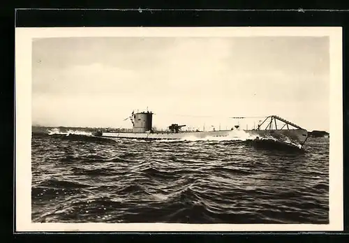 AK U-Boot der Kriegsmarine sticht in See
