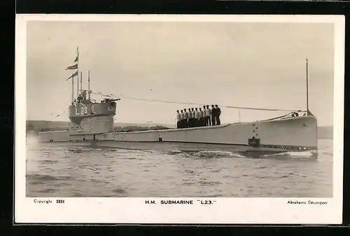 AK Britisches U-Boot L23. in See stechend