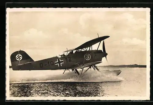 AK Start eines Wasserflugzeuges der Luftwaffe,  als Hoheitszeichen