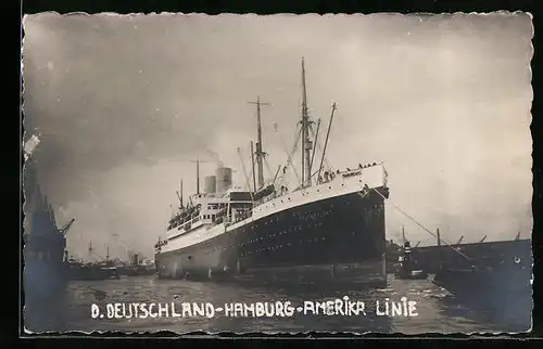 AK Passagierschiff Deutschland der H.-A.-Linie im Hafen ankernd, 1926