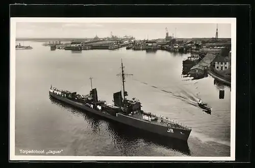 AK Torpedoboot Jaguar der Kriegsmarine bei der Hafeneinfahrt