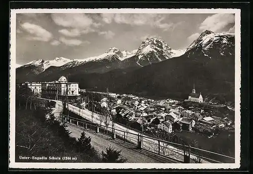 AK Schuls im Unter-Engadin, Teilansicht mit Kirche