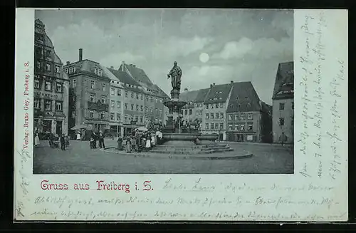 Mondschein-AK Freiberg i. S., Marktplatz mit Denkmal-Brunnen