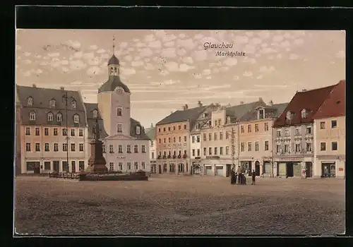 AK Glauchau, Marktplatz mit Geschäften und Denkmal