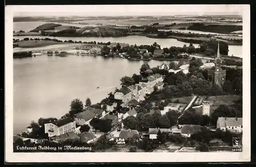 AK Feldberg /Meckl., Fliegeraufnahme des Ortes mit Fernblick