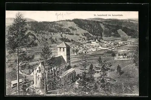 AK St. Leonhard im Lavanttale, Blick auf den Ort mit Berglandschaft