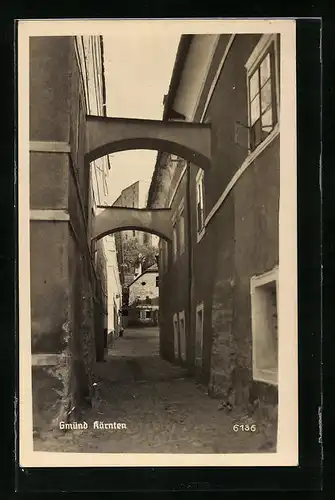 AK Gmünd, Gasse mit Torbögen