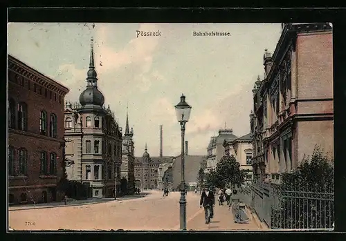 AK Pössneck, Bahnhofstrasse mit Passanten
