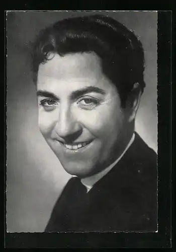 AK Schauspieler Vico Torriani lächelt freundlich