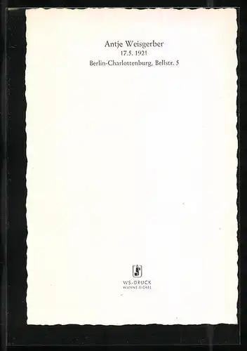 AK Schauspielerin Antje Weissgerber mit freundlichem Lächeln