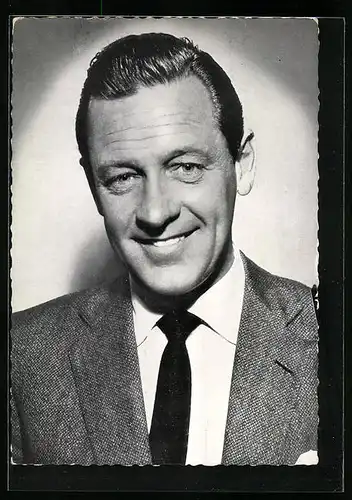 AK Schauspieler William Holden im Anzug