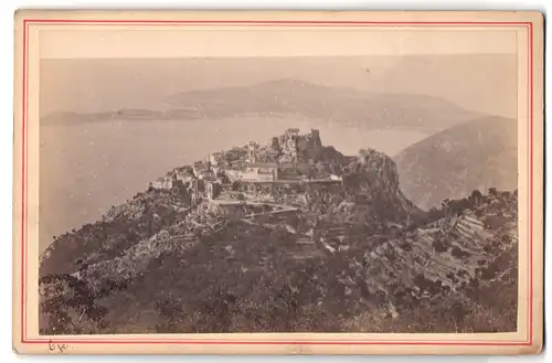 Fotografie E. Degand, Nice, Ansicht Eze, Blick auf den Ort an der Côte d’Azur mit Weinbergen