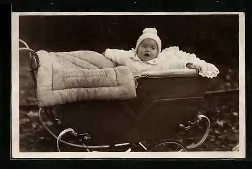 Foto-AK Kleinkind im Kinderwagen