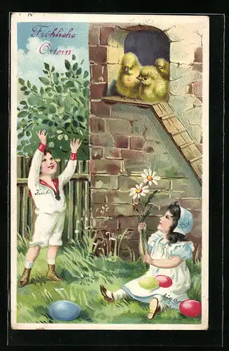 Künstler-AK Zwei kleine Kinder spielen mit Küken und Ostereiern, Osterküken, Grusskarte