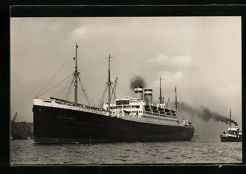 AK Passagierschiff Deutschland der H.-A.-Linie bei der Hafeneinfahrt