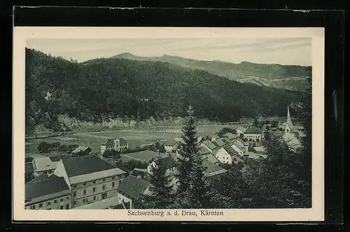 AK Sachsenburg a. d. Drau, Ortsansicht mit Berglandschaft