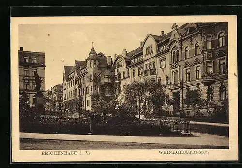 AK Reichenbach i. V., Weinholdstrasse mit Gebäudeansicht